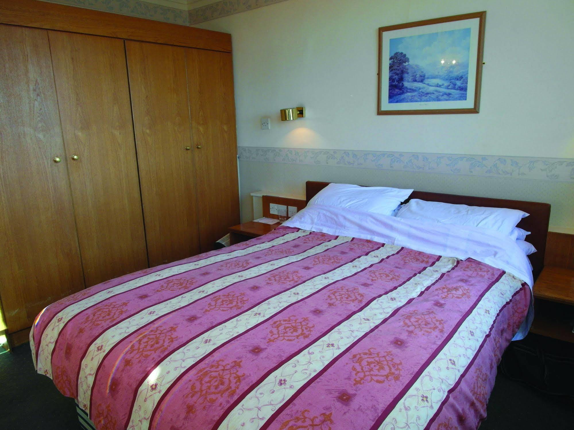 County Hotel Скегнесс Экстерьер фото